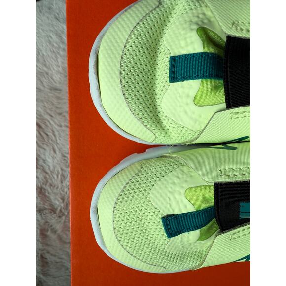 Nike Flex Runner 2 TDV Baby Toddler Shoes 4C Barely Volt New in Box - Picture 4 of 5
